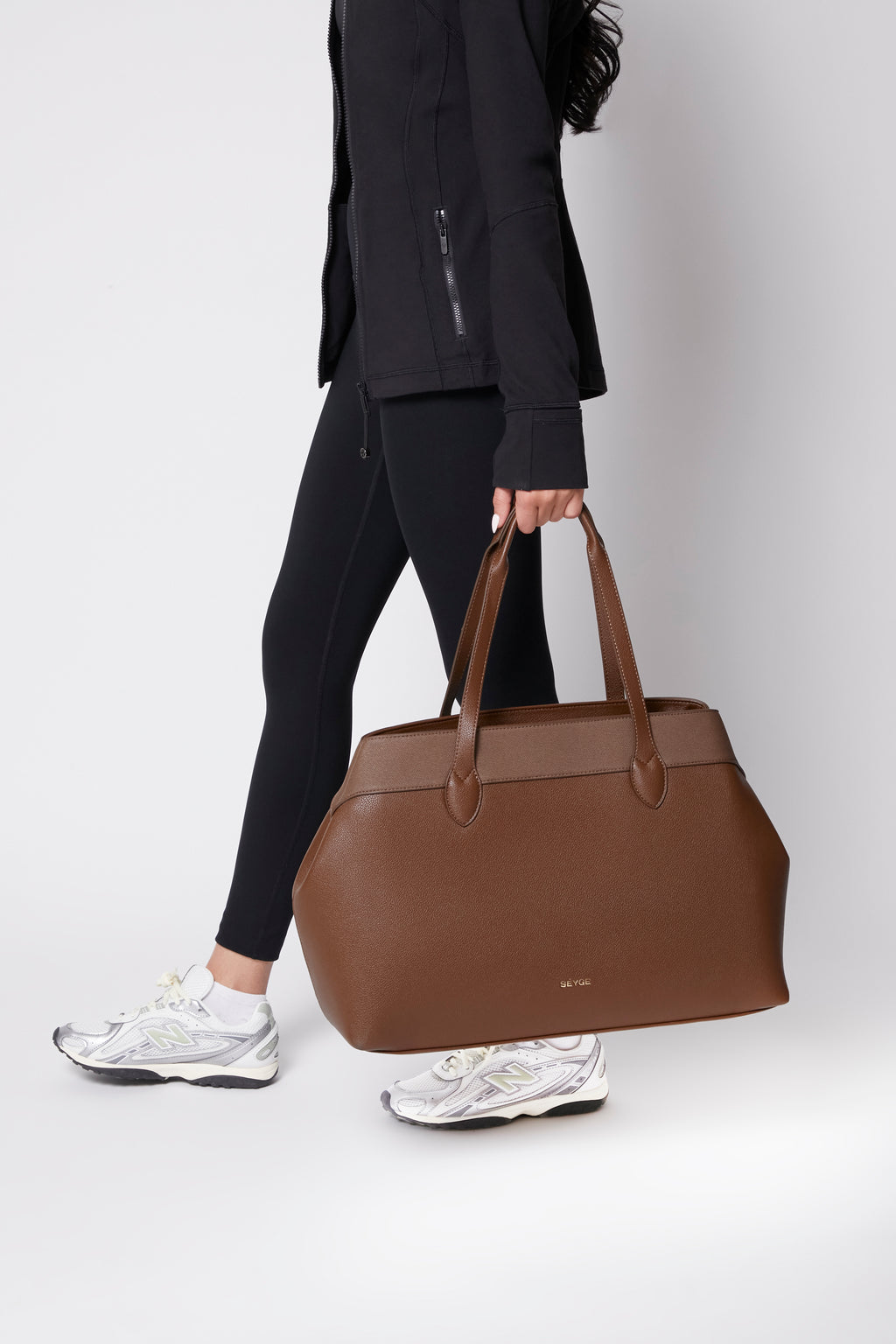 THE ALIGN TOTE IN MOCHA BROWN